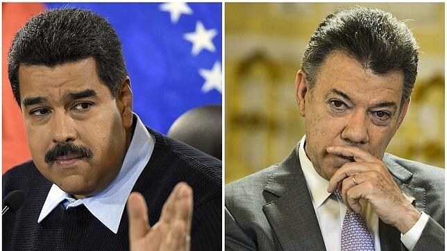 A la derecha, el presidente de Colombia, Juan Manuel Santos. Al otro lado, el presidente de Venezuela, Nicolás Maduro