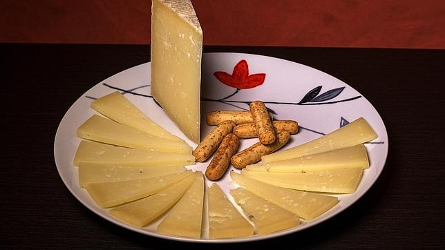 Queso semicurado, el calcio que tus huesos necesitan