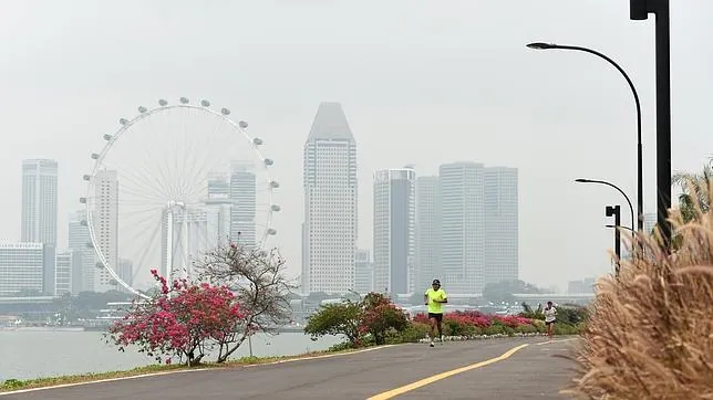 Una enorme nube de humo amenaza el GP de Singapur