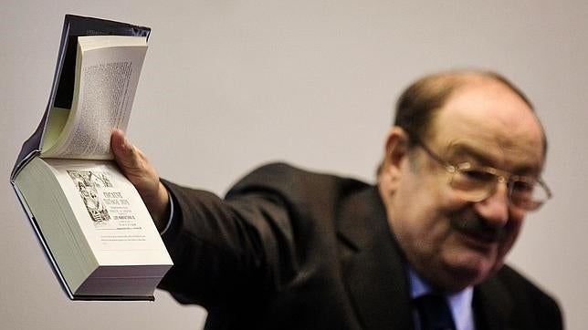 Umberto Eco y Rajoy coinciden en el uso del «usted», «de influencia española»