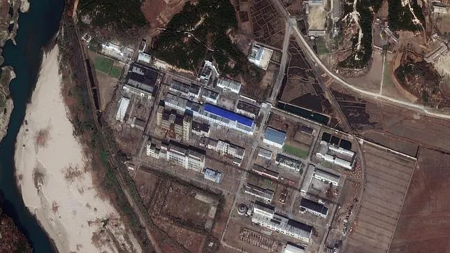 Imágenes de satélite de la central de Yongbyon en una fotografía de archivo