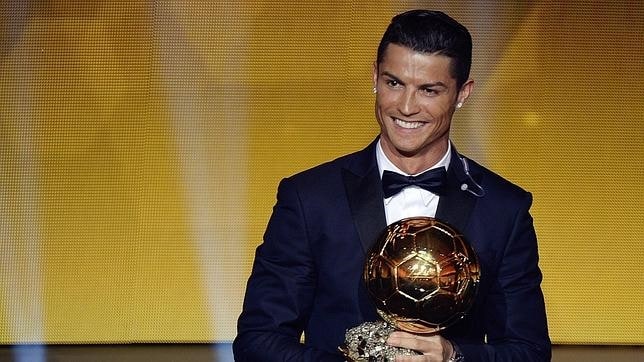 Cristiano Ronaldo recibe su Balón de Oro