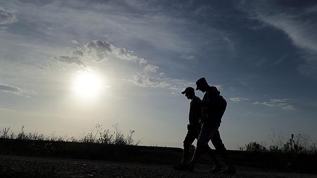 Croacia permitirá que los refugiados continúen su ruta hacia otros países