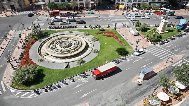 Valencia cerrará por primera vez al tráfico la plaza del Ayuntamiento en día laborable