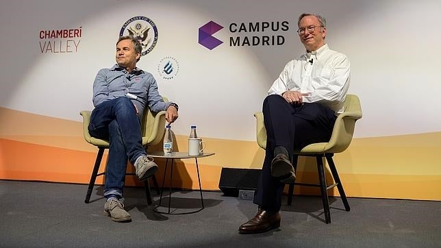 El emprendedor Martin Varsavsky, junto con el presidente de Google, Eric Schmidt, en Madrid