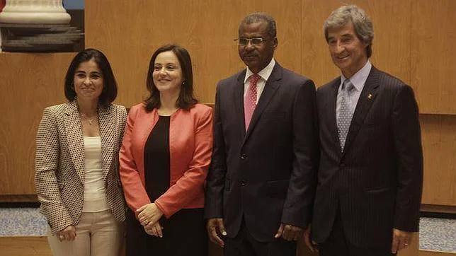Darias (i.), junto con los representantes de Azores, Madeira y Cabo Verde