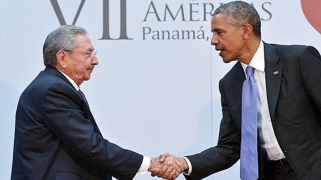 Obama y Castro acuerdan por teléfono las medidas de cooperación ante la visita del Papa