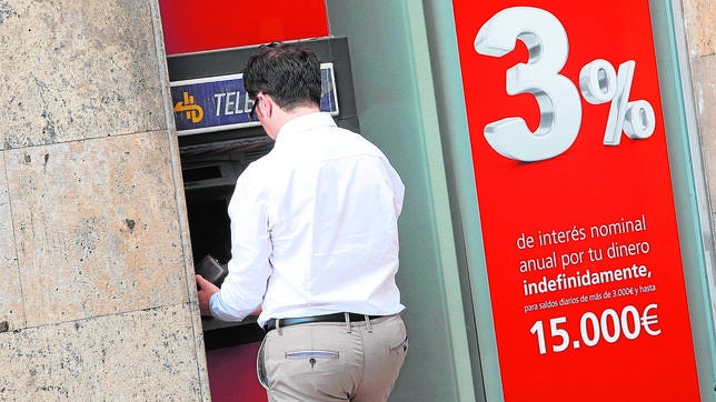 La inversión de la banca cae a la cota más baja en diez años tras el cambio político