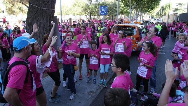 Dos mil personas en la carrera popular contra el cáncer de mama