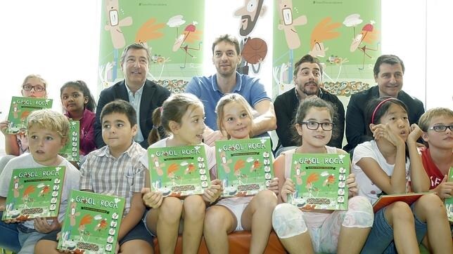 Pau Gasol y los hermanos Roca presentan un libro infantil para fomentar la vida saludable