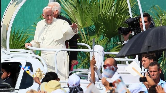 El Papa pide en Cuba «cuidar a las familias, espacios de libertad y centros de humanidad»