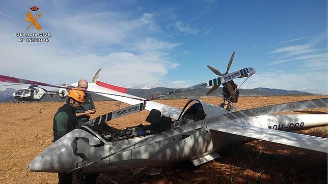 Dos heridos al estrellarse un planeador en Huesca