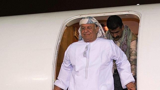 Abdo Rabu Mansur Hadi a su llegada al aeropuerto de Riad el pasado marzo