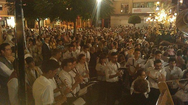 Las bandas de música podrán seguir tocando el himno de España en actos religiosos