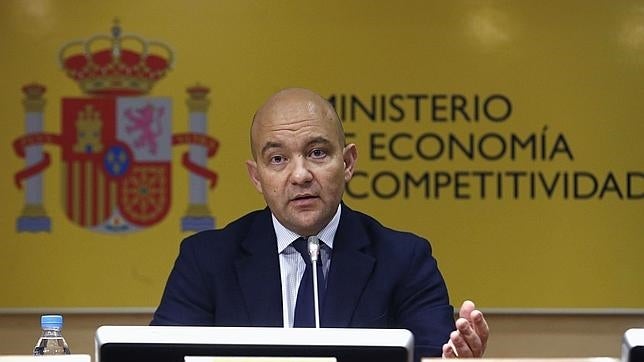 Economía cree que la inversión no cae en Cataluña porque no se prevé la independencia