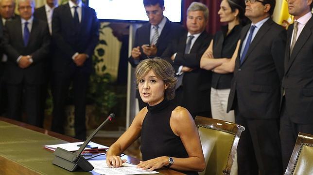 Tejerina tilda el acuerdo del lácteo de «ambicioso» y anuncia nuevas ayudas al sector