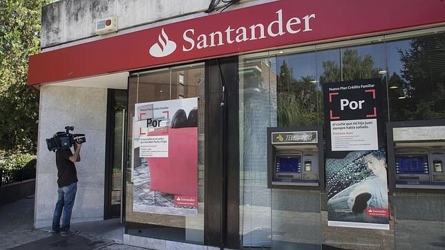 El Santander «roba» a sus competidores 135.000 nóminas con la cuenta «1,2,3»
