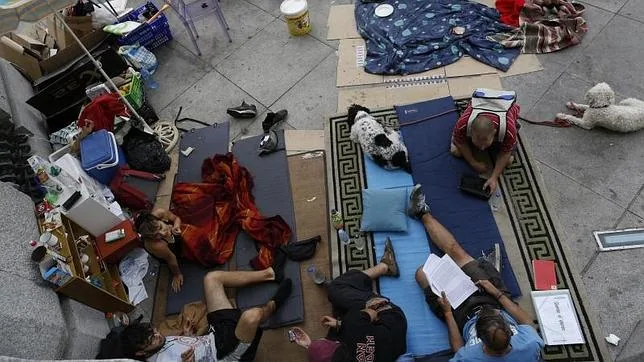 La acampada protesta que lleva días en las puertas del Palacio de Cibeles, sede del Ayuntamiento de Madrid