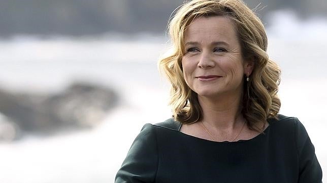 Emily Watson: «No me siento lo suficientemente mayor, aún creo que tengo 23 años»