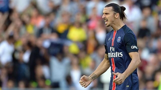 Ibrahimovic «estrangula» a un rival