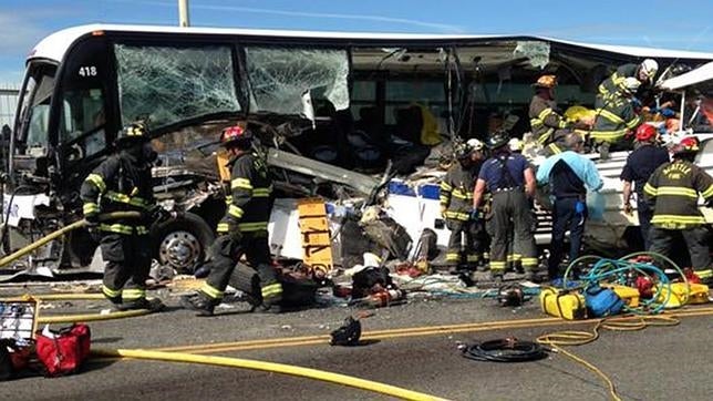 Ascienden a cinco los muertos en el accidente entre dos autobuses en Seattle