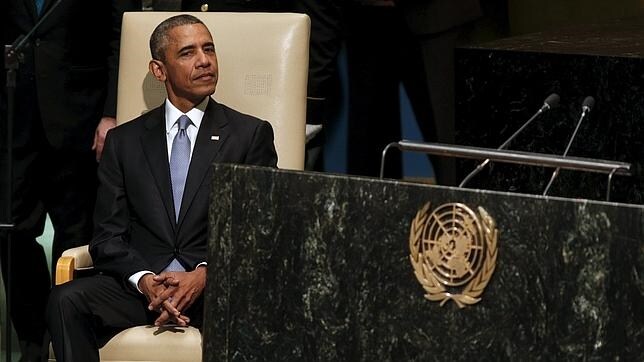 Obama espera su turno para intervenir ante la Asamblea General de la ONU, este lunes en Nueva York