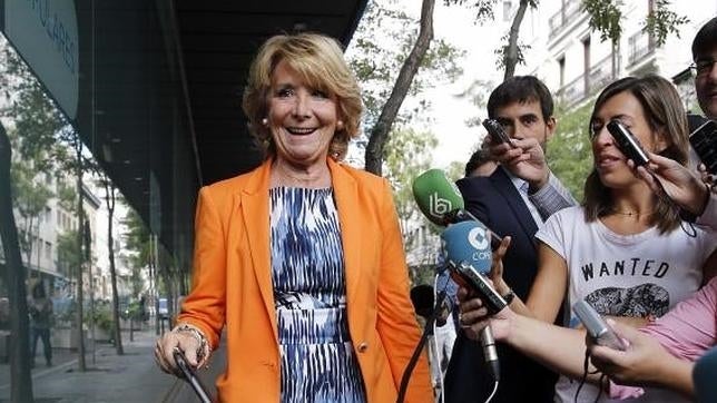 Aguirre: «Lo que piensa Aznar lo pensamos muchos, pero tendría que haberlo dicho en el partido»