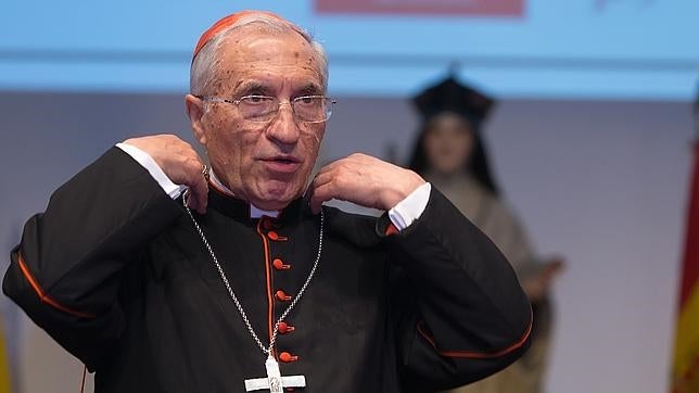 Once cardenales, entre ellos Rouco Varela, rechazan la comunión para divorciados y homosexuales