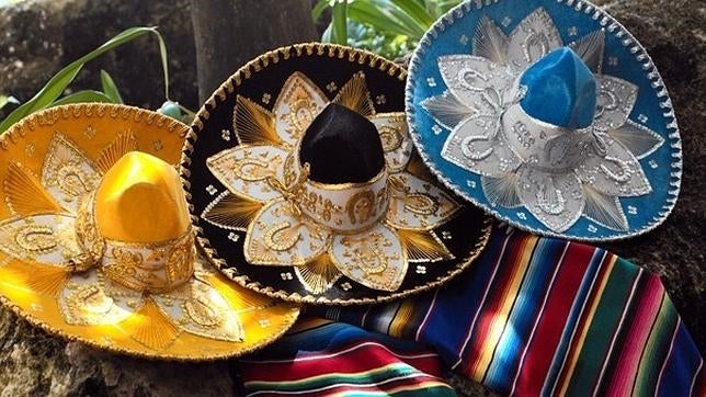 Estudiantes británicos prohíben sombreros mexicanos por considerarlos racistas