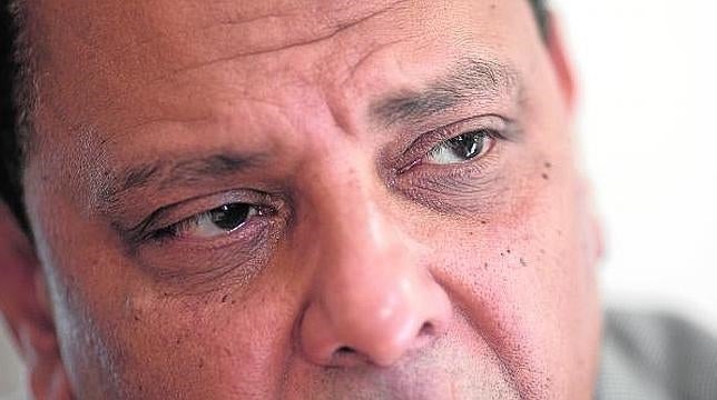 Los ojos del novelista Alaa al-Aswany, en la cámara de Ignacio Gil