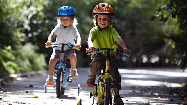 Casco en bicicleta para niños, más importante de lo que parece