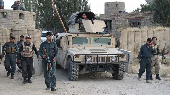 El Ejército afgano lanzó ayer una ofensiva para recuperar Kunduz con apoyo aéreo de EE.UU.