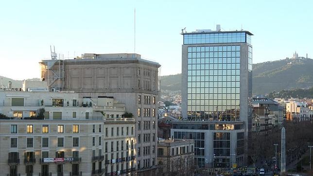 El edificio, situado en la confluencia entre passeig de Gràcia y la avenida Diagonal