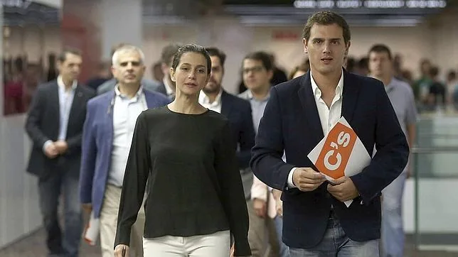 Inés Arrimadas y Albert Rivera  en la valoración de los resultados de las elecciones catalanas.