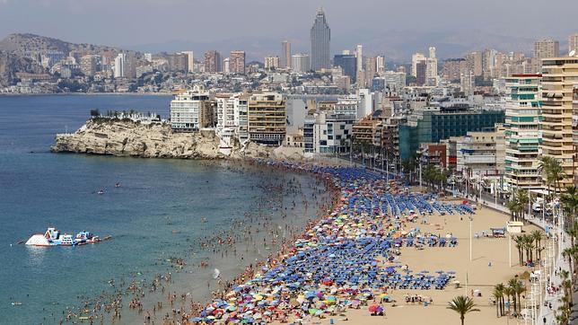 La Costa Blanca se promociona en ruso para atender la demanda turística