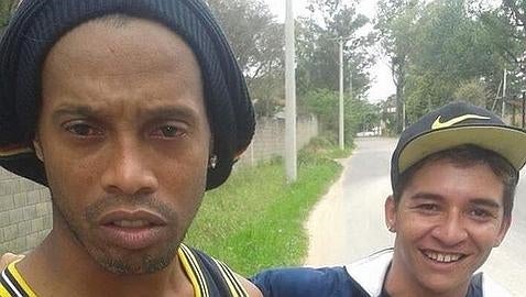 Ronaldinho, tras el accidente (ZERO HORA)