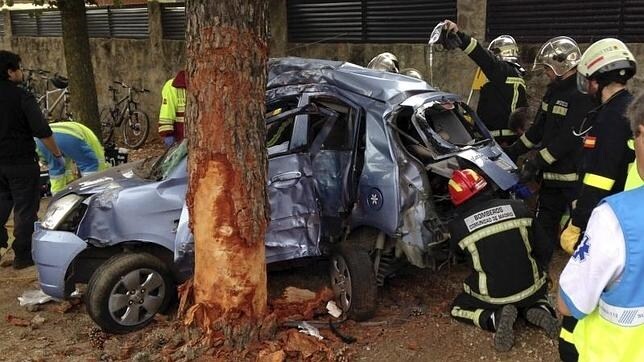 Un muerto y un herido muy grave tras impactar su coche contra un árbol en Nuevo Baztán