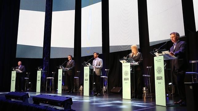 El primer debate presidencial de la historia argentina pone en evidencia al candidato de Kirchner