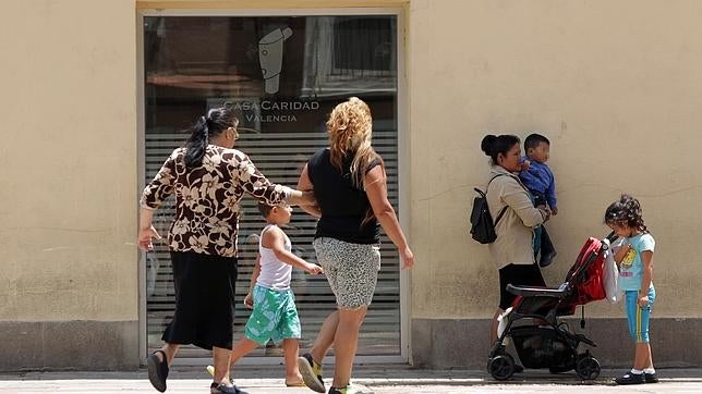 Por primera vez en 4 años se estabiliza el número de personas atendidas por Cáritas