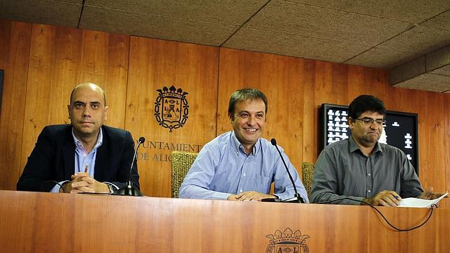 El tripartito de Alicante tambien bautiza como «Diada» la fiesta del 9 d'Octubre