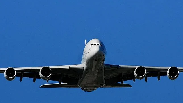Airbus pretende instalar literas en los aviones para ahorrar espacio