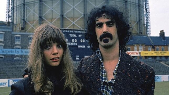 Gail y Fran Zappa en una imagen de 1972