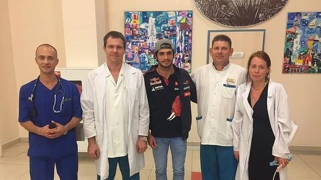 Carlos Sainz abandona el hospital de Sochi