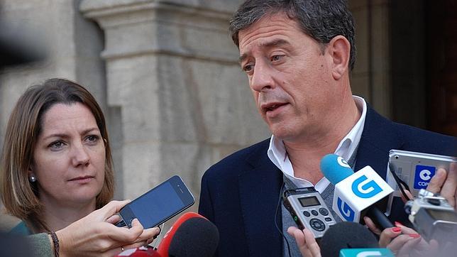 Gómez Besteiro se mantiene al margen y deja a Campos la gestión de la crisis