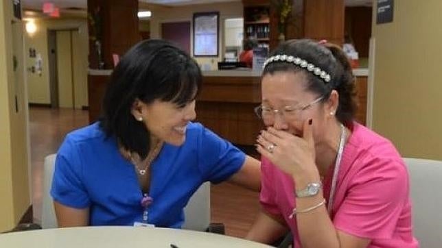 Dos hermanas pasan 40 años separadas y descubren que trabajan en el mismo hospital