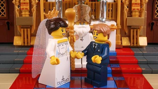 En la última década, los matrimonios por la Iglesia caen un 52% y los civiles un 25%