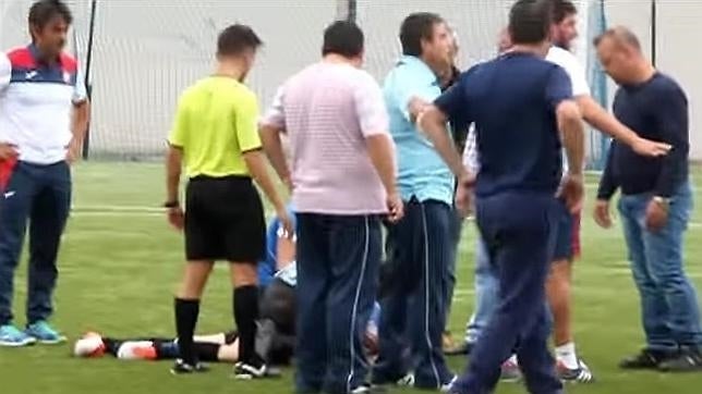 Un médico andaluz salva la vida a un jugador infantil