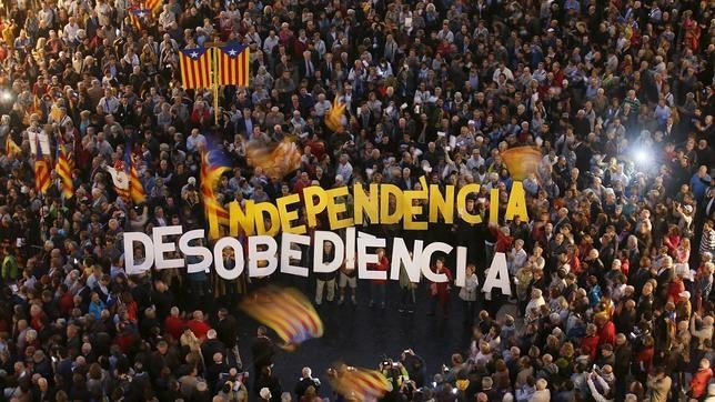 Mas acudirá a declarar como imputado por el 9N arropado por 400 alcaldes secesionistas