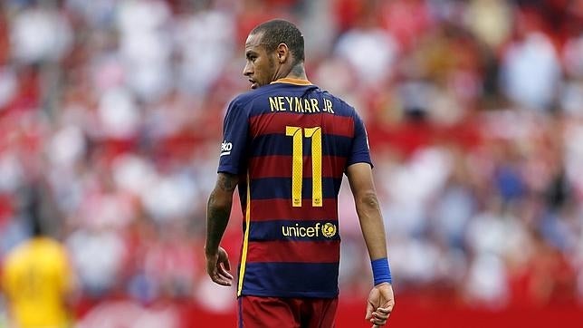 El Santos pide a la FIFA seis meses de sanción para Neymar