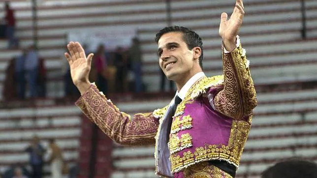 José Carlos Venegas, a hombros